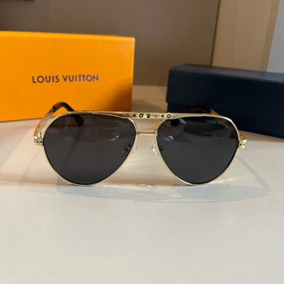 Louis Vuitton Gold Metal Frame Black Sunglasses - Picture 4 of 7